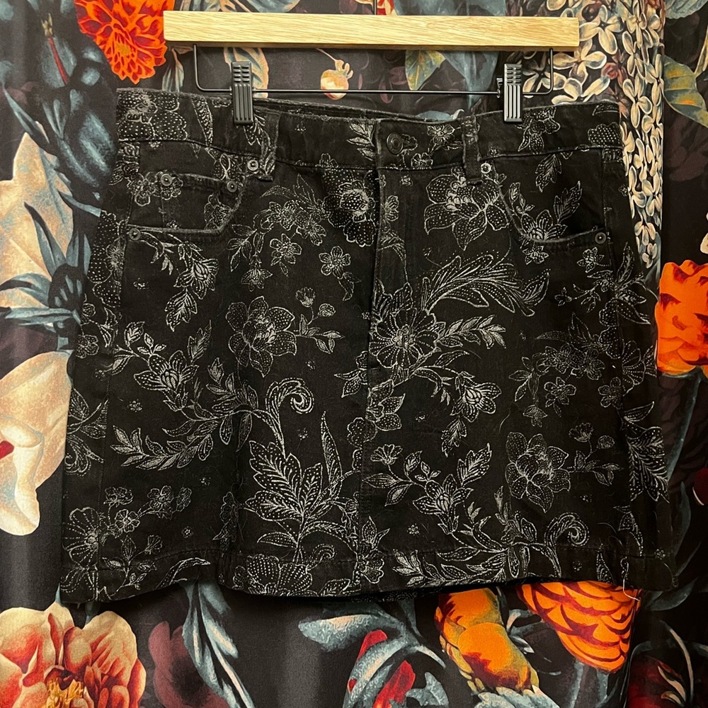 American Eagle Black Boho Floral Print Super Hi-Rise A-Line Skirt NWT 14